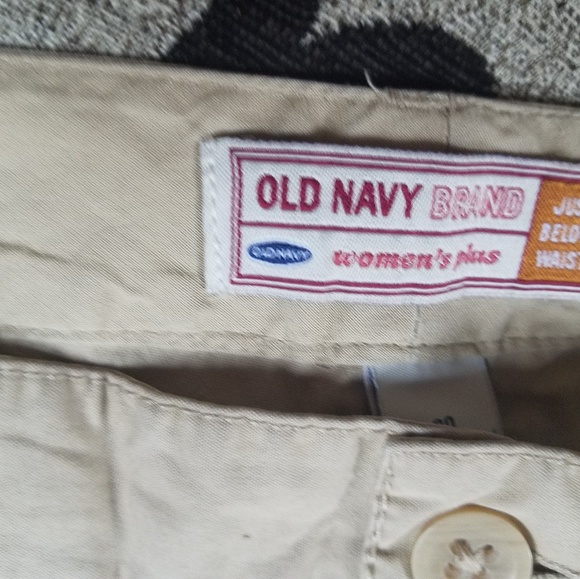 Shorts - Picture 2 of 4